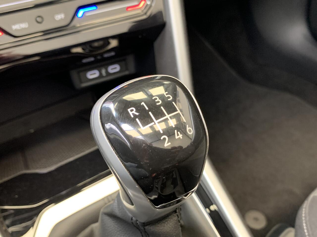 Volkswagen T-Roc Cabrio 1.0 TSI Style DIGITAL COCKPIT-NAVI-ECC-CAMERA-19 inch LMV-PARKEER FUNCTIE