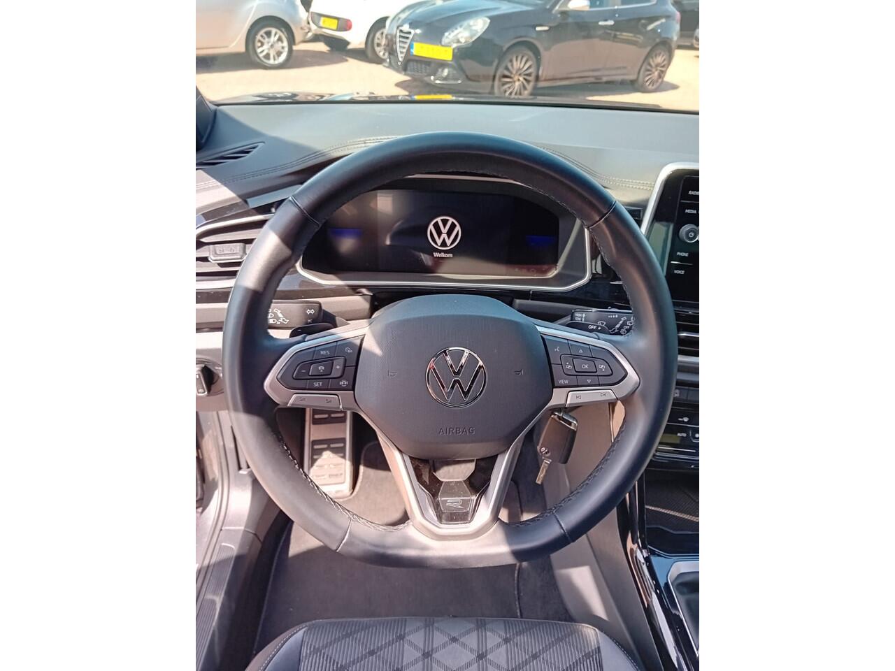 Volkswagen T-Roc 2.0 TSI 4Motion 190 PK R-Line ** Automaat **PANORAMA**Navigatie**PDC*Cruise control** 19 Inch Velgen**Vol Opties* BOVAG Garantie