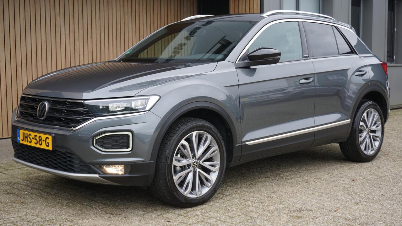 Volkswagen T-Roc 1.5 TSI 150pk DSG United Virtual Cockpit Trekhaak LED 18inch LM Adaptive Cruise *Zeer Nette T-Roc* 53698km!