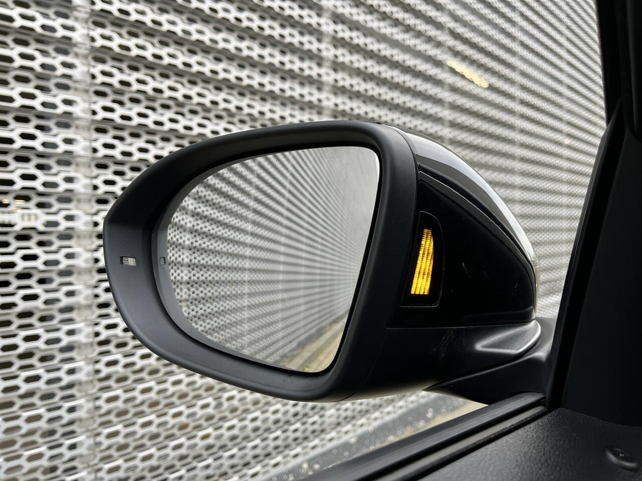 Volkswagen T-Roc 1.5 TSI 150PK DSG Style / Digital Cockpit Pro / Panoramadak / Park Assist / Dodehoeksensor / App Connect / Stoelverwarming **