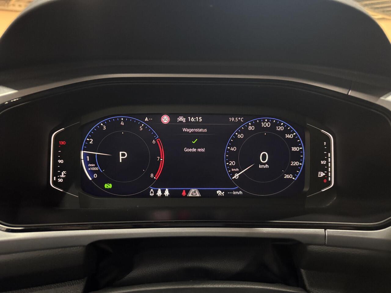 Volkswagen T-Roc 1.5 TSI 150pk DSG Automaat Life Navi Camera Trekhaak Parking pack Digi Dash Dealeronderhouden