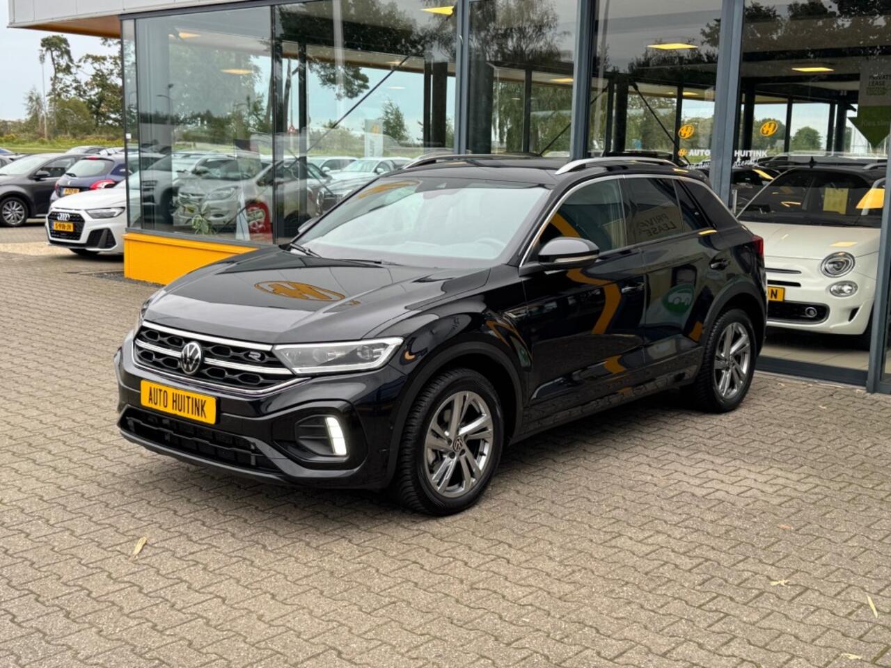 Volkswagen T-Roc 1.5 TSI 150 pk DSG R Line - Navi - camera - stoelverw - trekhaak
