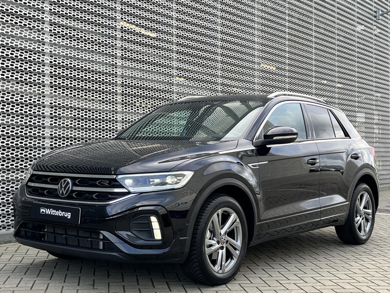 Volkswagen T-Roc 1.5 TSI 150PK R-Line / Achteruitrijcamera / Elektrische Stoelen + Massage functie / Digitale Cockpit / Draadloos Carplay en Android auto / 17"LMV / Trekhaak