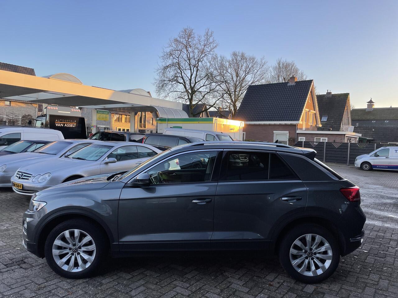 Volkswagen T-Roc 1.0 TSI Style Navi , Clima , Camera