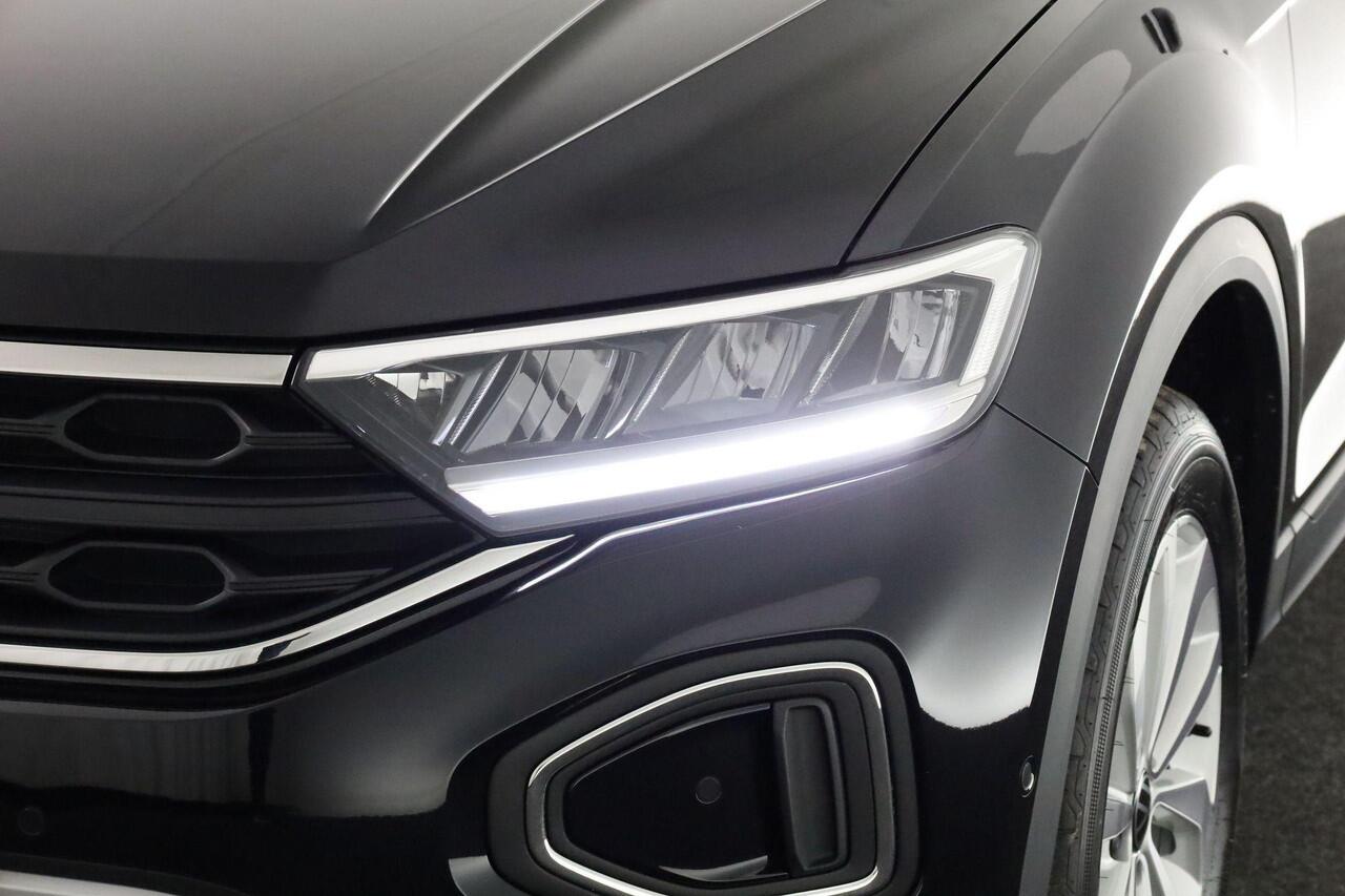 Volkswagen T-Roc Life Edition 1.0 TSI 85 kW / 116 pk | LED | Camera | Trekhaak | Park Assist | Keyless | 17 inch