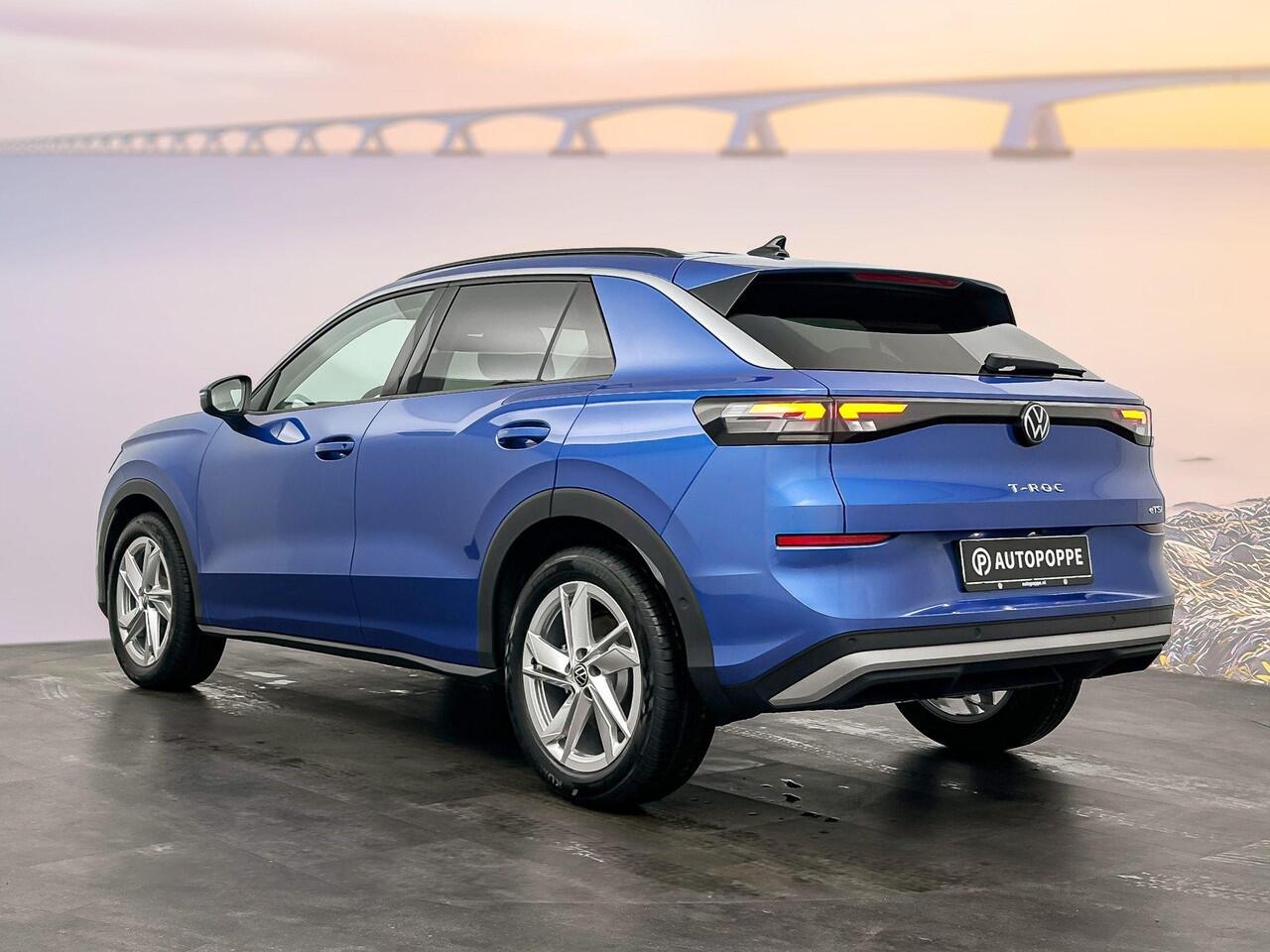 Volkswagen T-Roc Life First Edition 1.5 eTSI 85 kW / 116 PK SUV 7 v