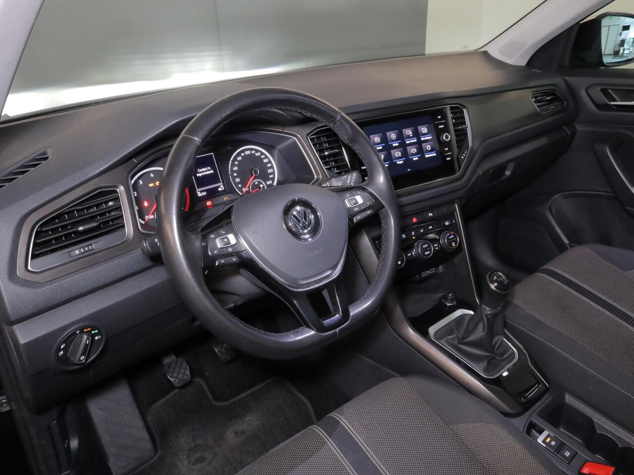 Volkswagen T-Roc 1.0 TSI Style 115 PK | Panorama dak | Automatische airco | LED koplampen |