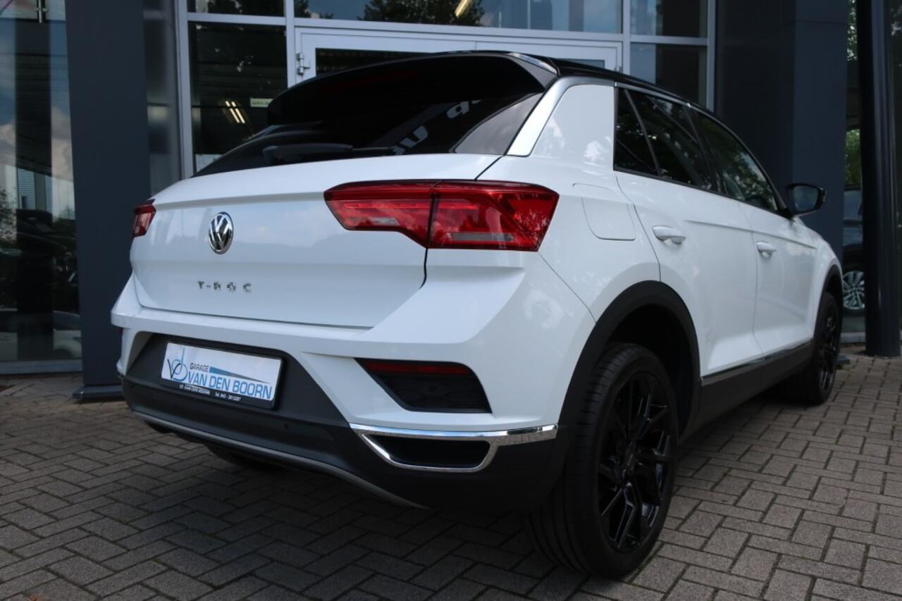 Volkswagen T-Roc 1.5 TSI 150PK, Apple Carplay/ Android Auto, PDC Rondom, etc.
