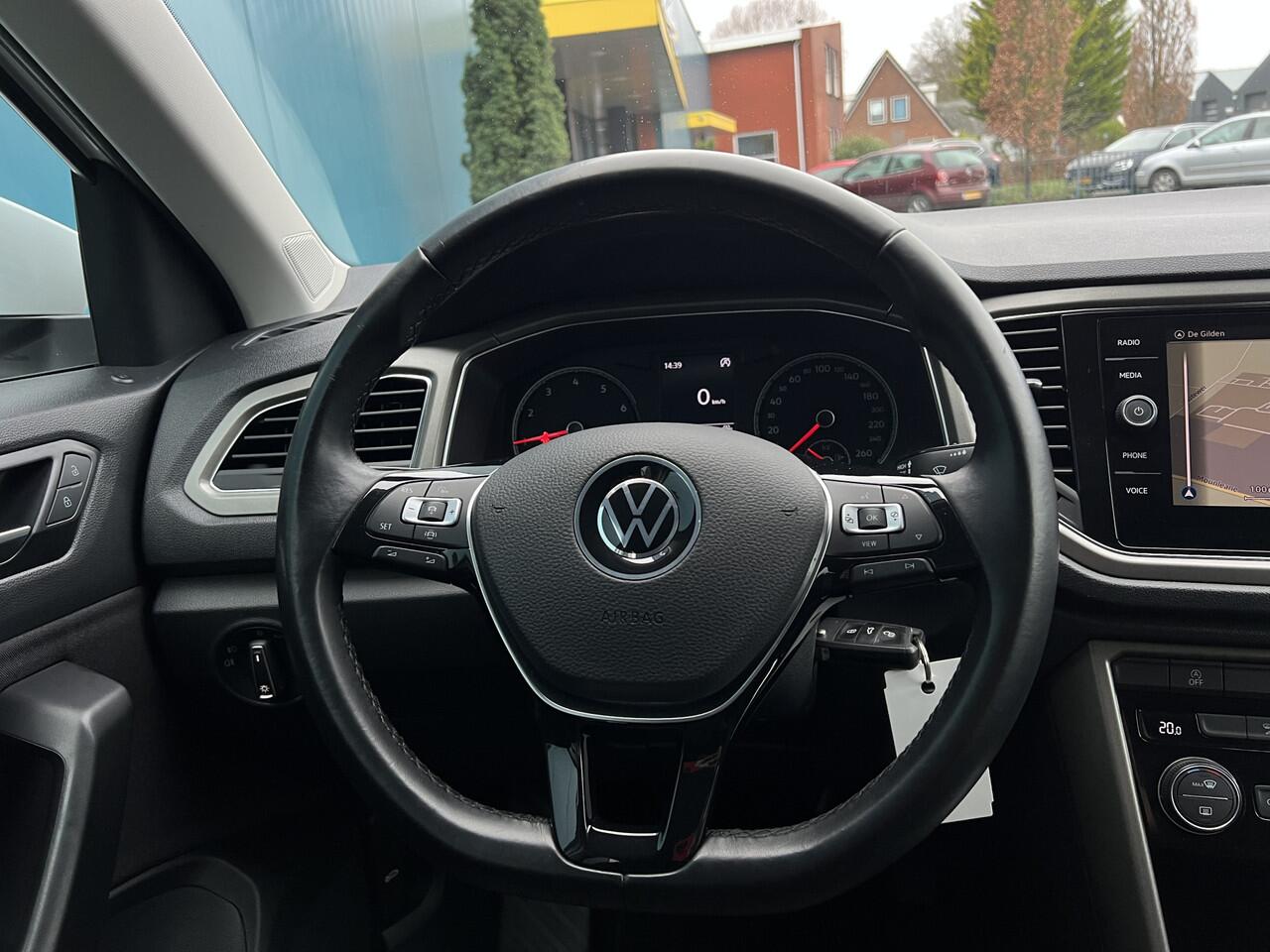 Volkswagen T-Roc 1.0 TSI Style CARPLAY | CRUISE | CLIMA | NAV | PDC | LMV | 38DKM!!