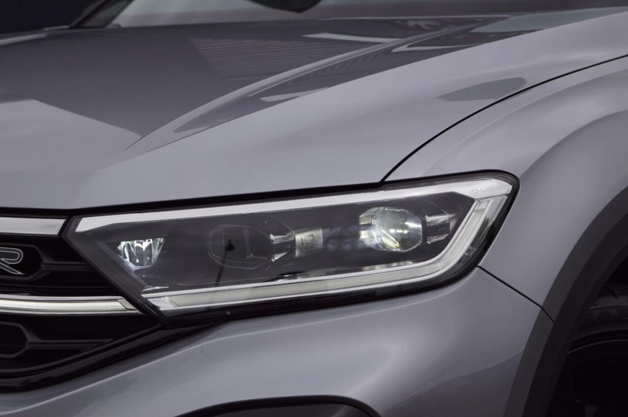 Volkswagen T-Roc 1.5 TSI DSG R-Line Black /Panodak/19 Inch LM /Camera / IQ Matrix LED/ ACC