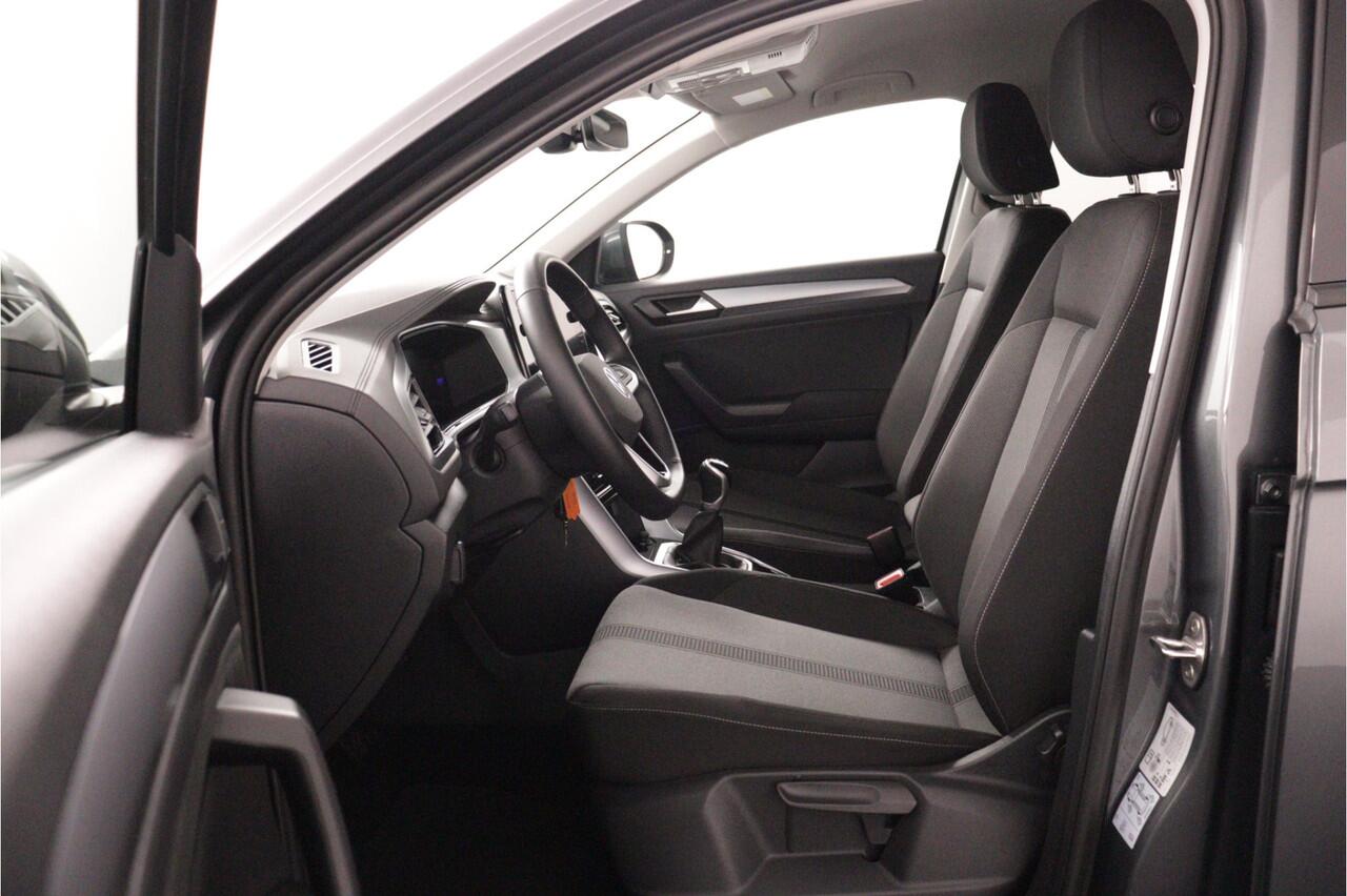 Volkswagen T-Roc 1.0 TSI Edition - FABRIEKSGARANTIE TOT 2027 | Navi | Apple Car Play | LED | PDC - RIJKLAAR