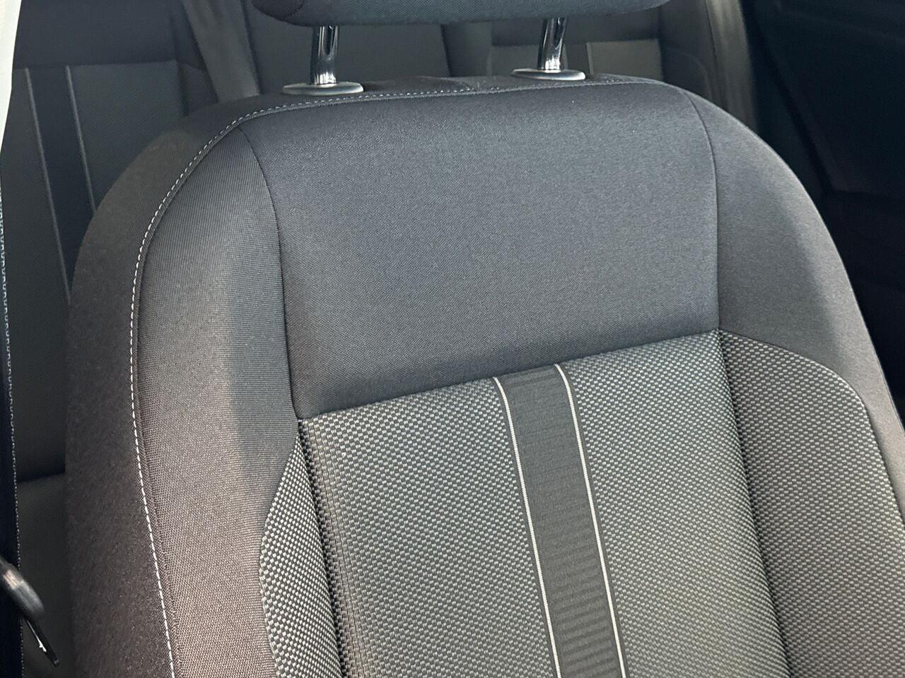 Volkswagen T-Roc 1.0 TSI Life Edition 115PK | Keyless | Led | achteruitrijcamera