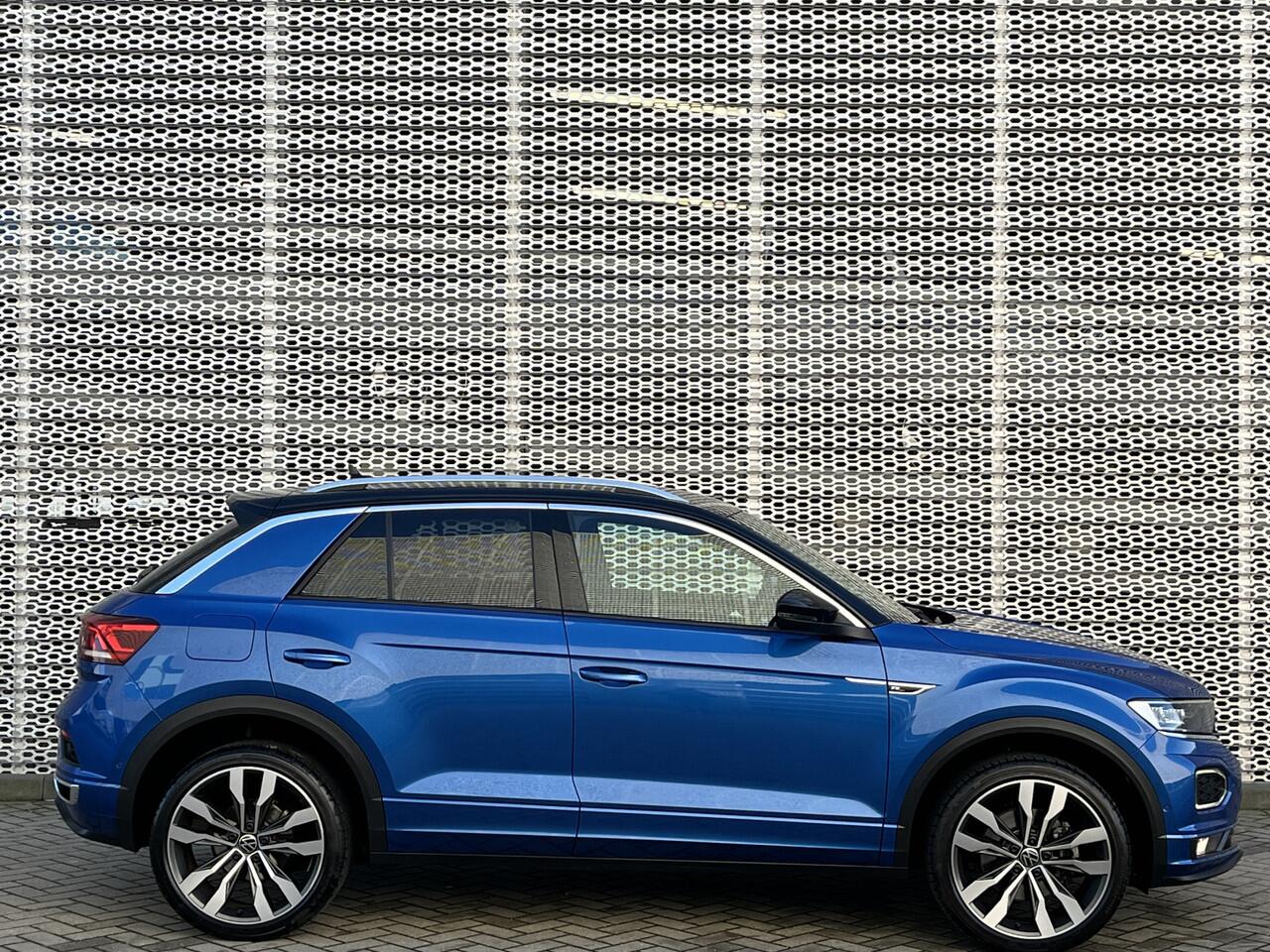 Volkswagen T-Roc 1.5 TSI 150PK DSG R-Line / Afneembare Trekhaak / Achteruitrijcamera / Stoelverwarming / Digitale Cockpit / App-Connect / 19"LMV **