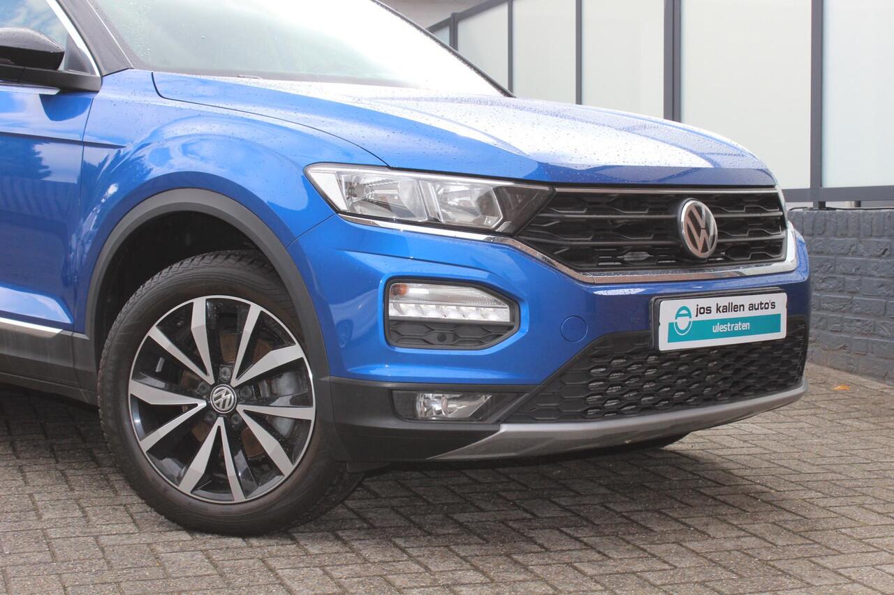 Volkswagen T-Roc 1.5 TSI Style 1.5 TSI 150pk, Navigatie, PDC V+A, Zwart Dak, 17", Virual Cockpit, All Weather banden.