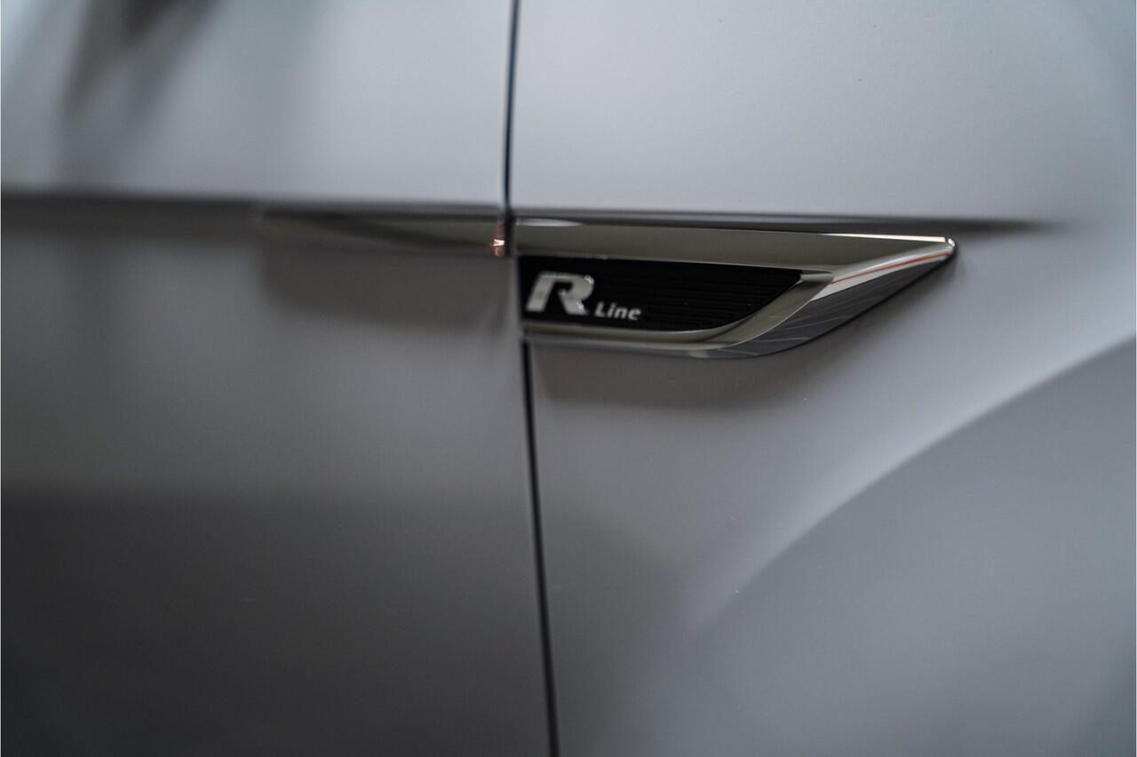 Volkswagen T-Roc 1.5 TSI 2x R-Line Black Style|19 inch|Camera|Acc