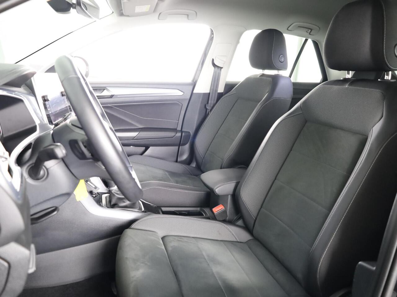 Volkswagen T-Roc 1.5 TSI Style 150 PK DSG | Private lease vanaf ¤ 609,- pm | Trekhaak afneembaar | Navigatie | Stoel verwarming en massage | Leer/Alcantara |