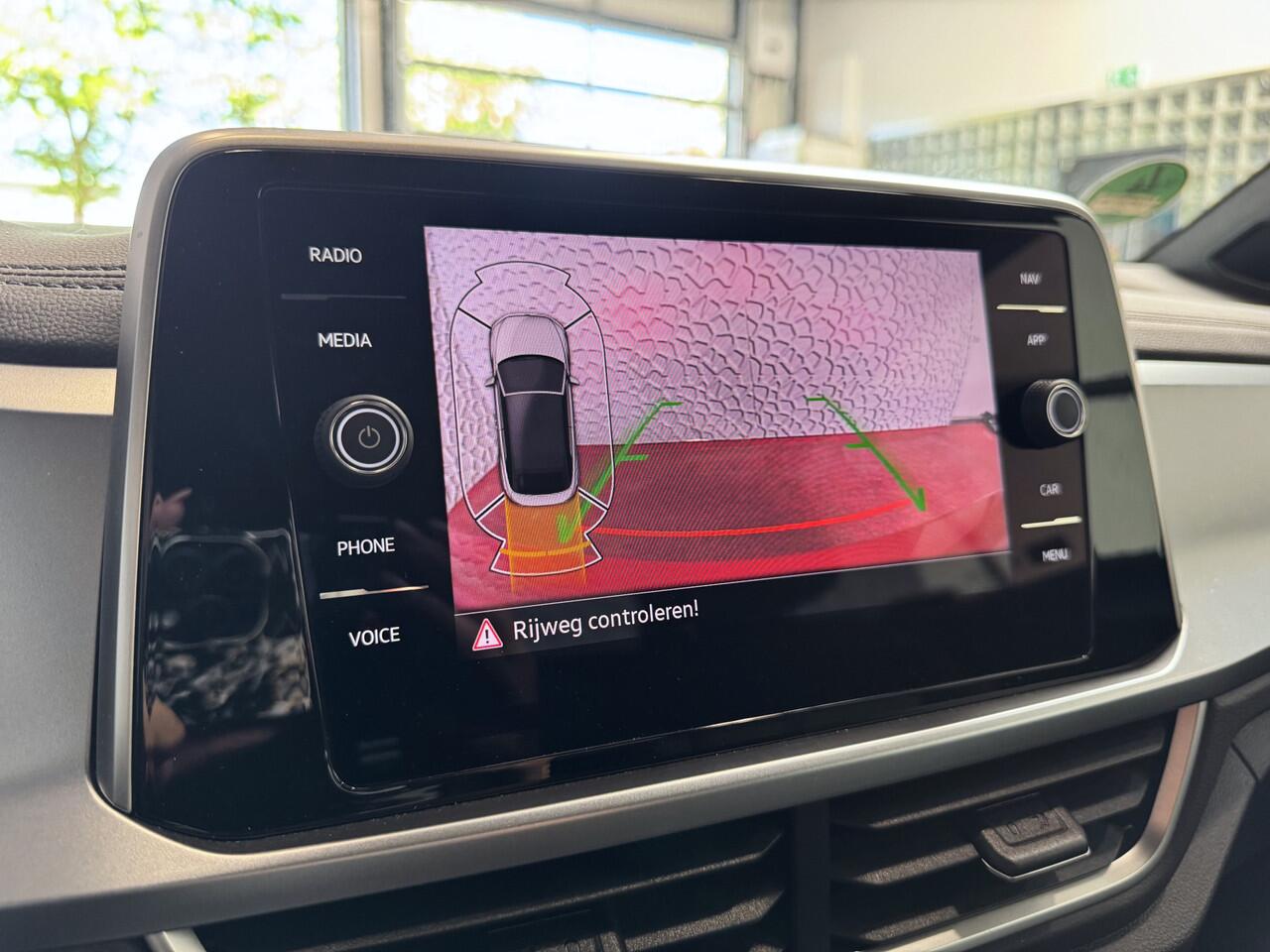Volkswagen T-Roc Cabrio TSI VIR.COCKPIT CARPLAY NAVI IQ.LED STOEL/STUUR.VERW DAB ADAP.CRUISE 05/2024 ?Top Auto's Wijchen? 170 Nieuwe en bijna nieuwe Auto's met : Benzine / PHEV / Plug in hybrid / Hybrid / Mild hybrid / HEV /Keuze uit R-Line / Style / Life etc
