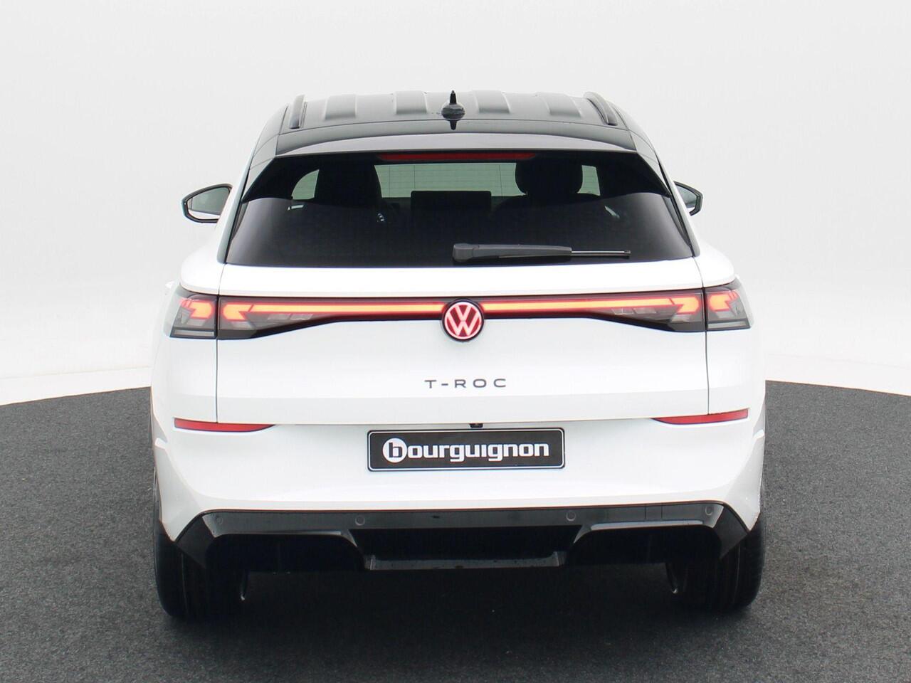 Volkswagen T-Roc R-Line First Edition 1.5 eTSI 150 PK | Trekhaak | 20" Lichtmetaal | head-Up | 360 Camera | Elektrische Achterklep |