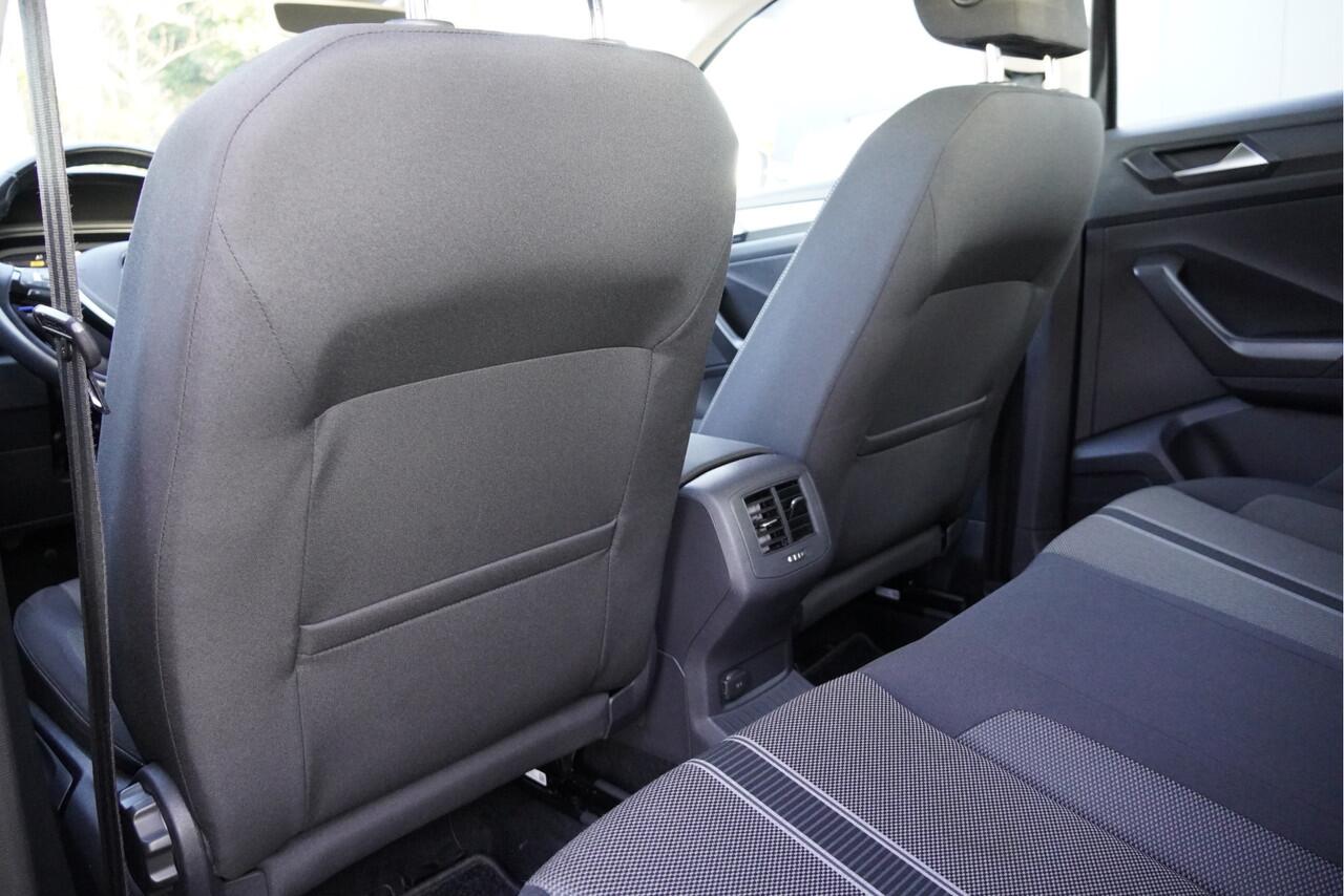 Volkswagen T-Roc 1.5 TSI 150PK! Automaat Style Business BJ2020 Lmv 17" | Led V+A | Navi | Pdc | Elek. achterklep | Achteruitrijcamera | App-Connect | Virtual cockpit | Climate control | Cruise control | Getint glas