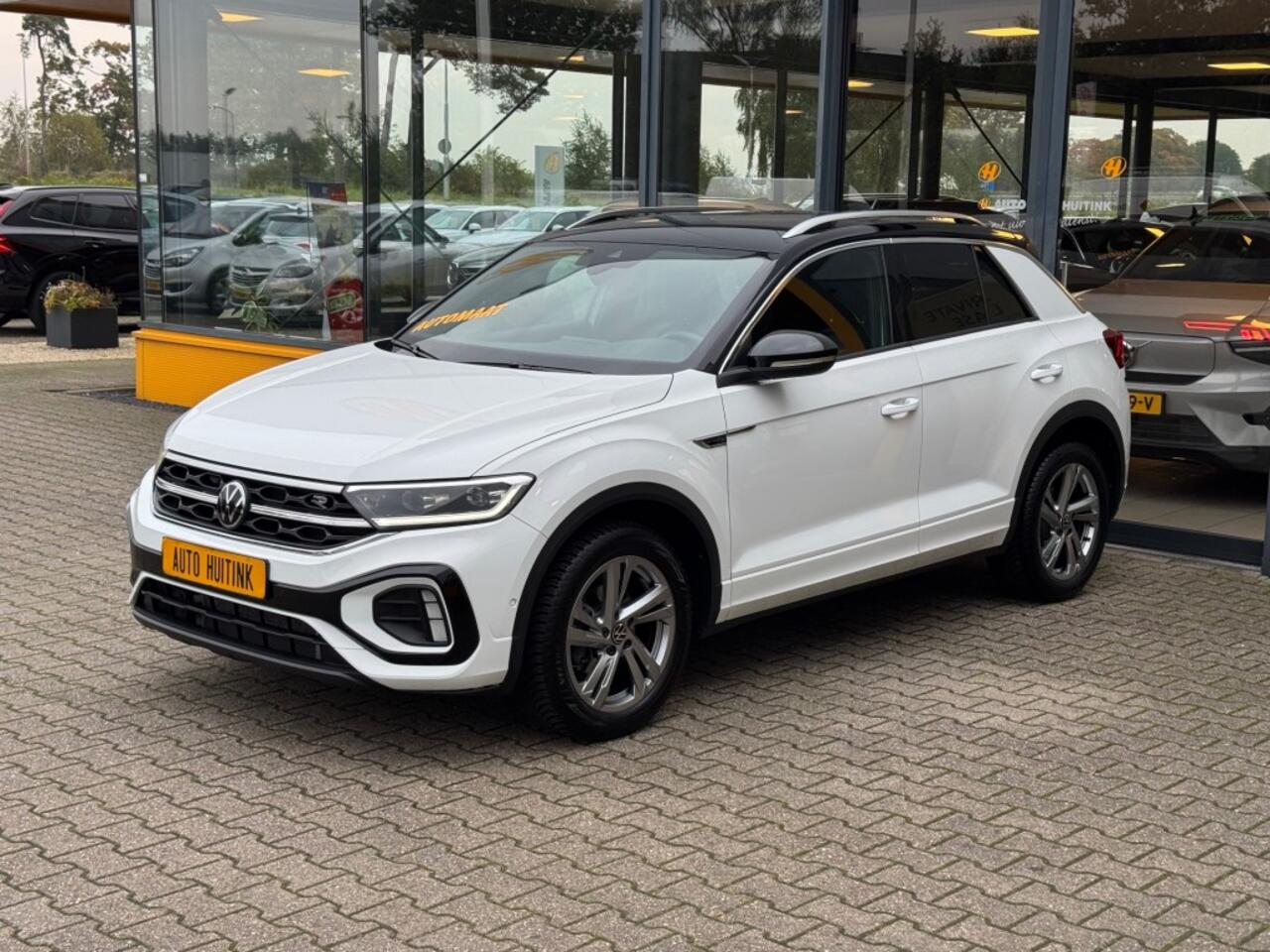Volkswagen T-Roc 1.5 TSI 150 pk DSG R Line - Navi - camera - stoelverw - trekhaak
