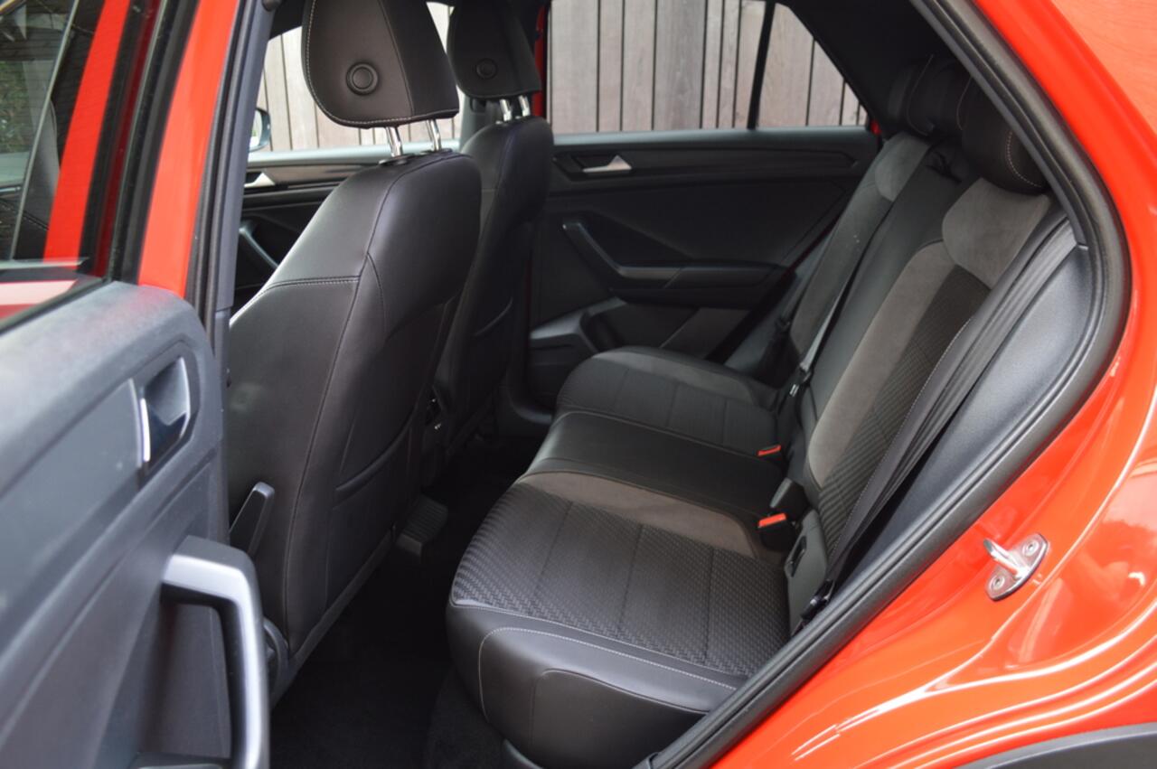 Volkswagen T-Roc 1.5 TSI R-line DSG Led Navi Virtual Acc Camera Keyless CarPlay Pdc