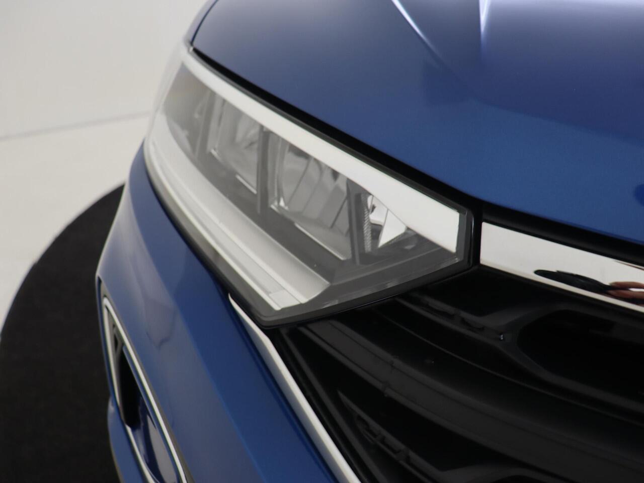 Volkswagen T-Roc Life Edition | 'App-Connect' draadloze smartphone integratie | 'App-Connect' smartphone integratie | Afstandscontrolesysteem (Front Assist)