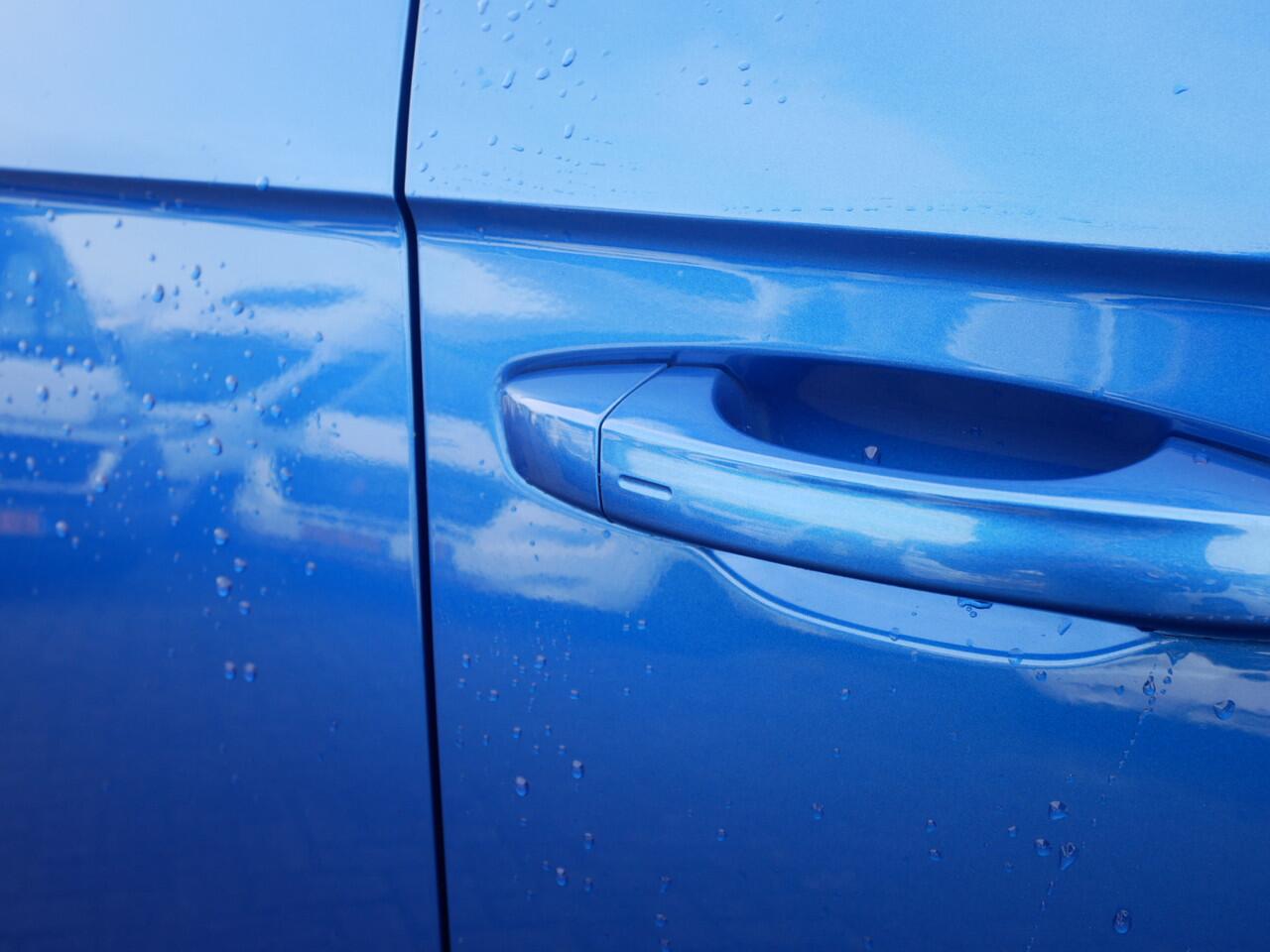 Volkswagen T-Roc 1.0 TSI Life Business Two Tone, Vol opties