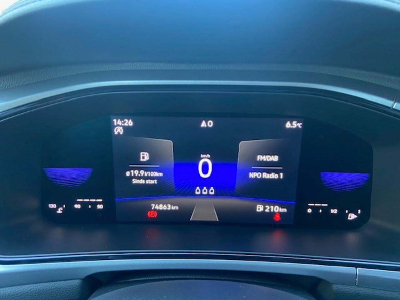 Volkswagen T-Roc 1.0 TSI 110PK Life / App. connect / DAB+ / LED / Parkeersensoren V+A / 16" LMV