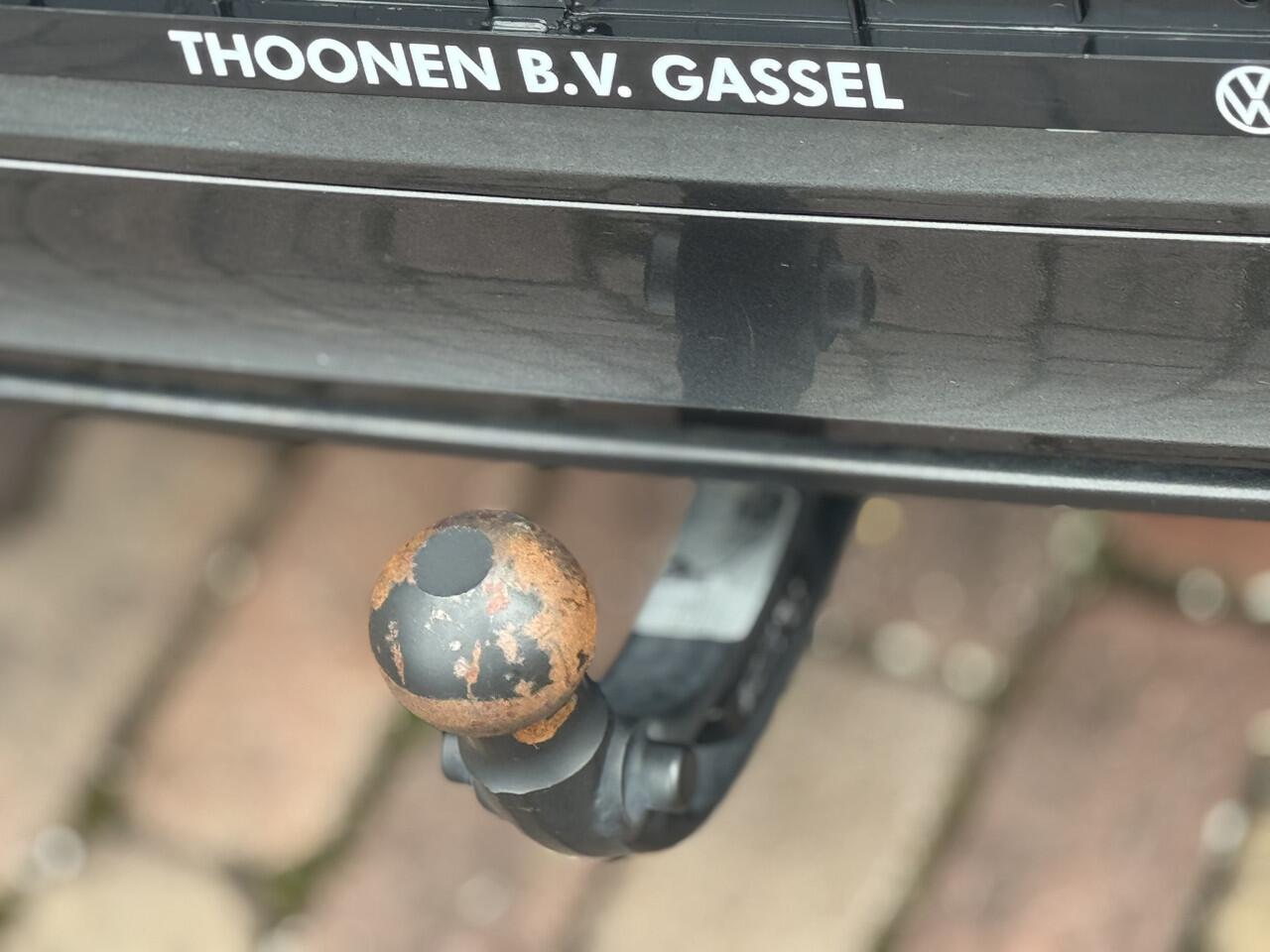 Volkswagen T-Roc 1.5 TSI R-Line | IQ | Leer | Memory | Trekhaak | Pano