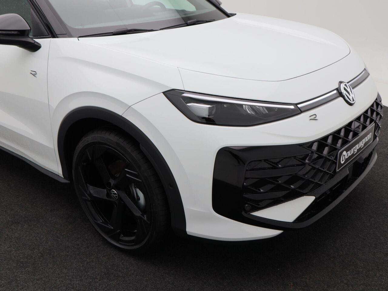 Volkswagen T-Roc R-Line First Edition 1.5 eTSI 150 PK | Trekhaak | 20" Lichtmetaal | head-Up | 360 Camera | Elektrische Achterklep |