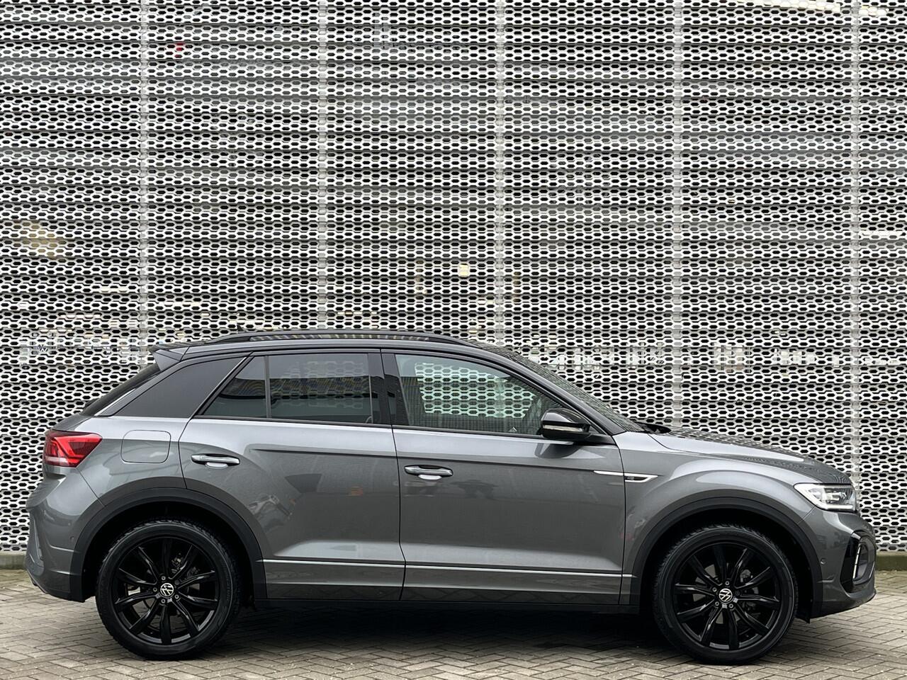 Volkswagen T-Roc 1.5 TSI 150 PK R-Line / Digital Cockpit Pro / Elektrisch Achterklep / Black Style / IQ Light / Achteruitrijcamera / 18''LMV **