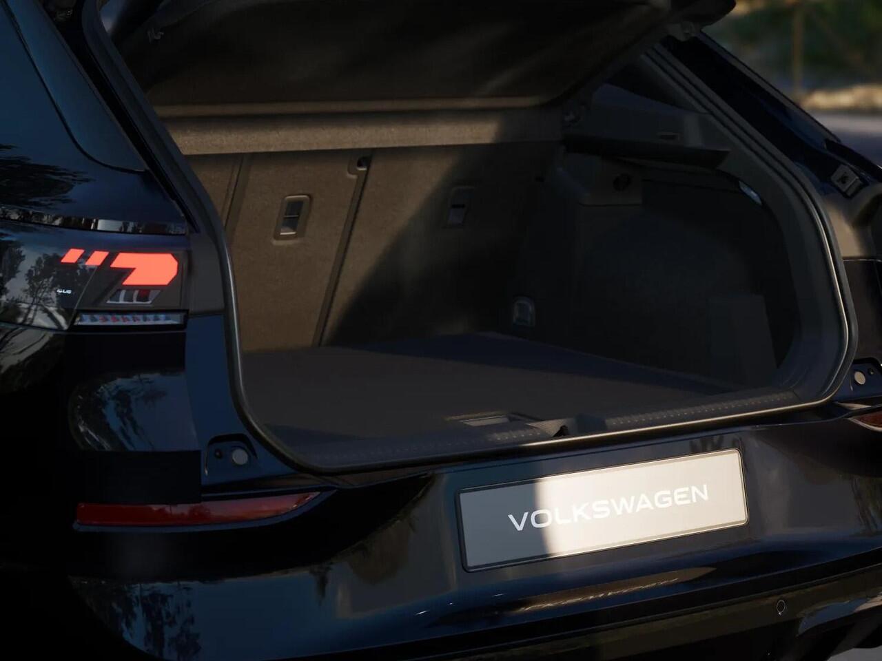 Volkswagen T-Roc R-Line First Edition 1.5 eTSI 110 kW / 150 PK SUV | Interieur Pakket leder 'Varenna' | Black Style Pakket | Panoramaschuif-kanteldak | Trekhaak | Koplampverlichting matrix-led (IQ.LIGHT) | Assistance Pakket | Elek. achterklep