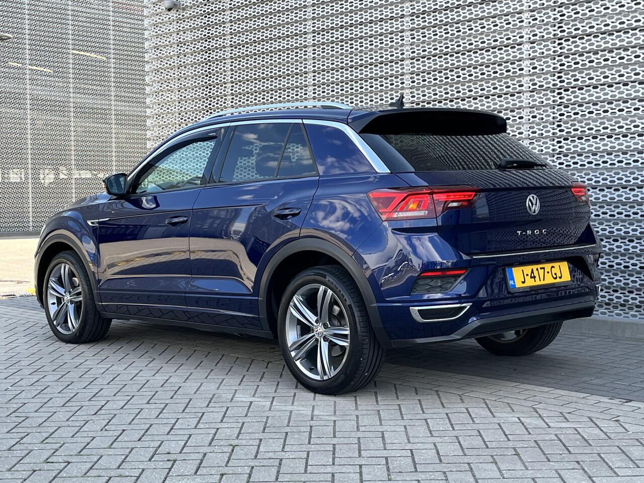 Volkswagen T-Roc 1.5 TSI 150pk DSG R-Line / Panoramadak / R-Line in. & ext. / Led / Digitaal dashboard / Camera / Parkeersensoren / Lichtmetaal 18 inch /