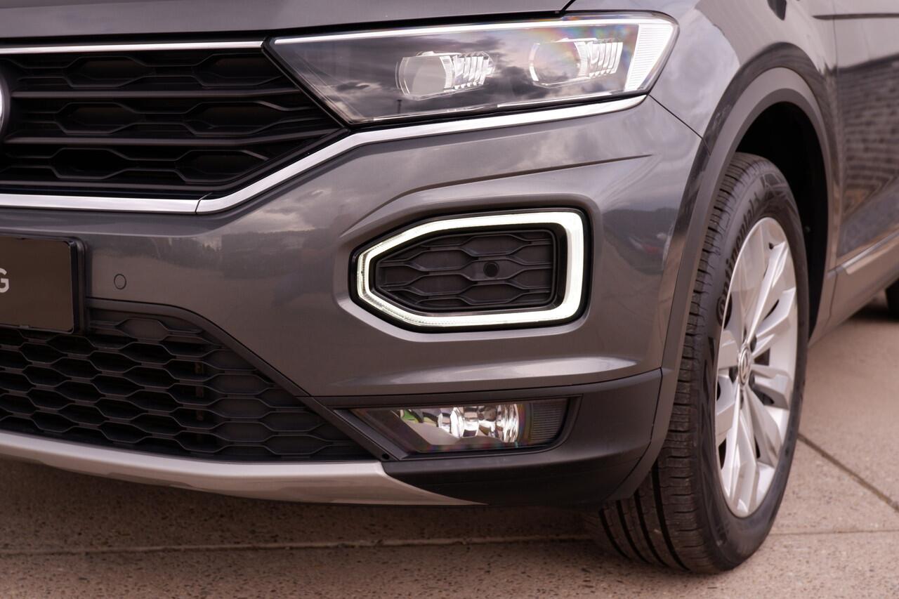 Volkswagen T-Roc 1.5 TSI Sport LED | Trekhaak | Carplay | Camera | Virtual Cockpit | PDC