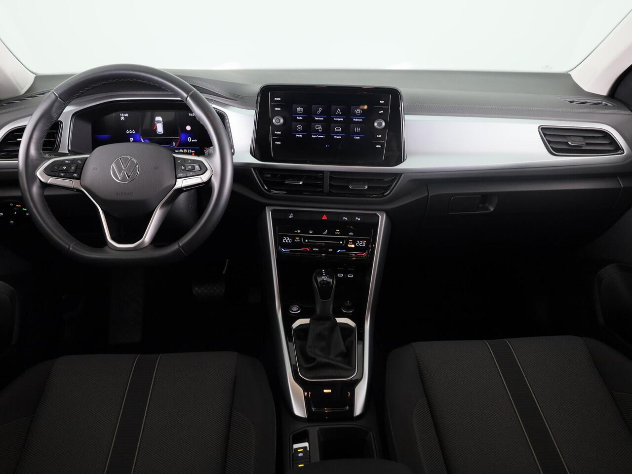 Volkswagen T-Roc 1.5 TSI Life Edition |150 pk Automaat (DSG)| Verlengde garantie |Navigatie via App | Parkeersensoren (Park assist) | Achteruitrijcamera | Adaptieve cruise control |