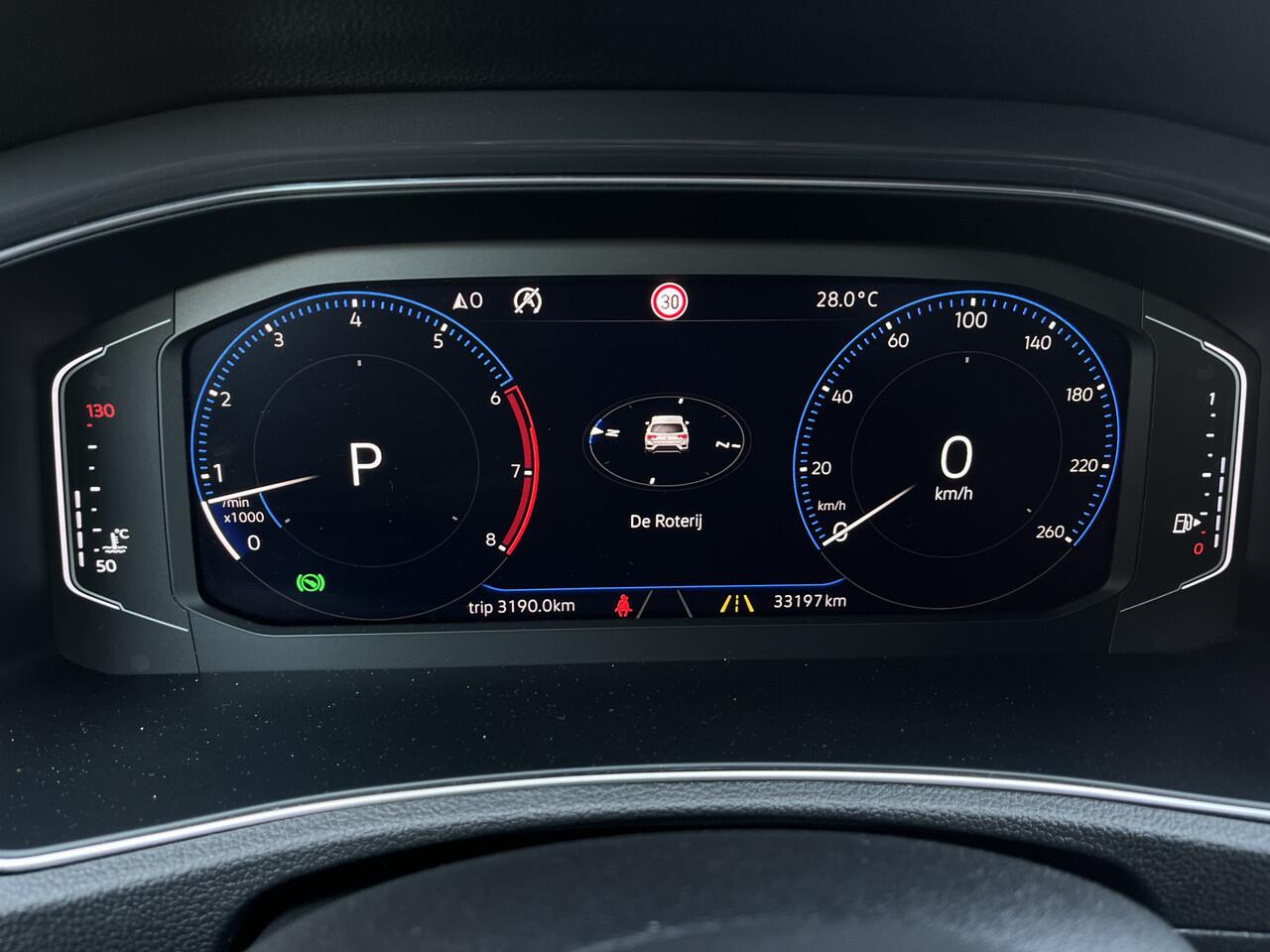 Volkswagen T-Roc 1.5 TSI R-line DSG Aut | PANO | 19'' LMV