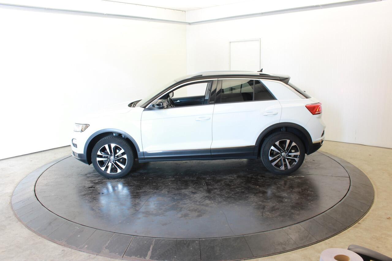 Volkswagen T-Roc 1.5 TSI Sport busines R Automaat Navi Carplay Stoelverw. Adapt. Cru
