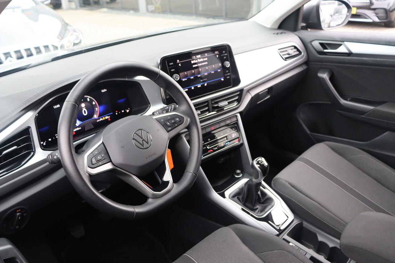 Volkswagen T-Roc 1.0 TSI Life | DAB | Carplay | Winterpakket |