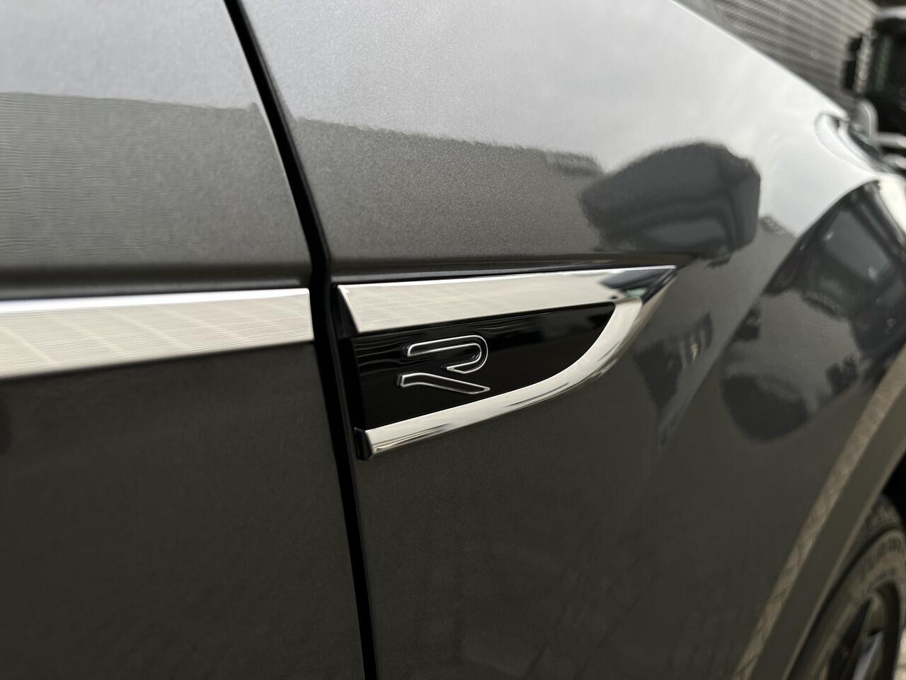 Volkswagen T-Roc 1.5 TSI 150 PK R-Line / Digital Cockpit Pro / Elektrisch Achterklep / Black Style / IQ Light / Achteruitrijcamera / 18''LMV **