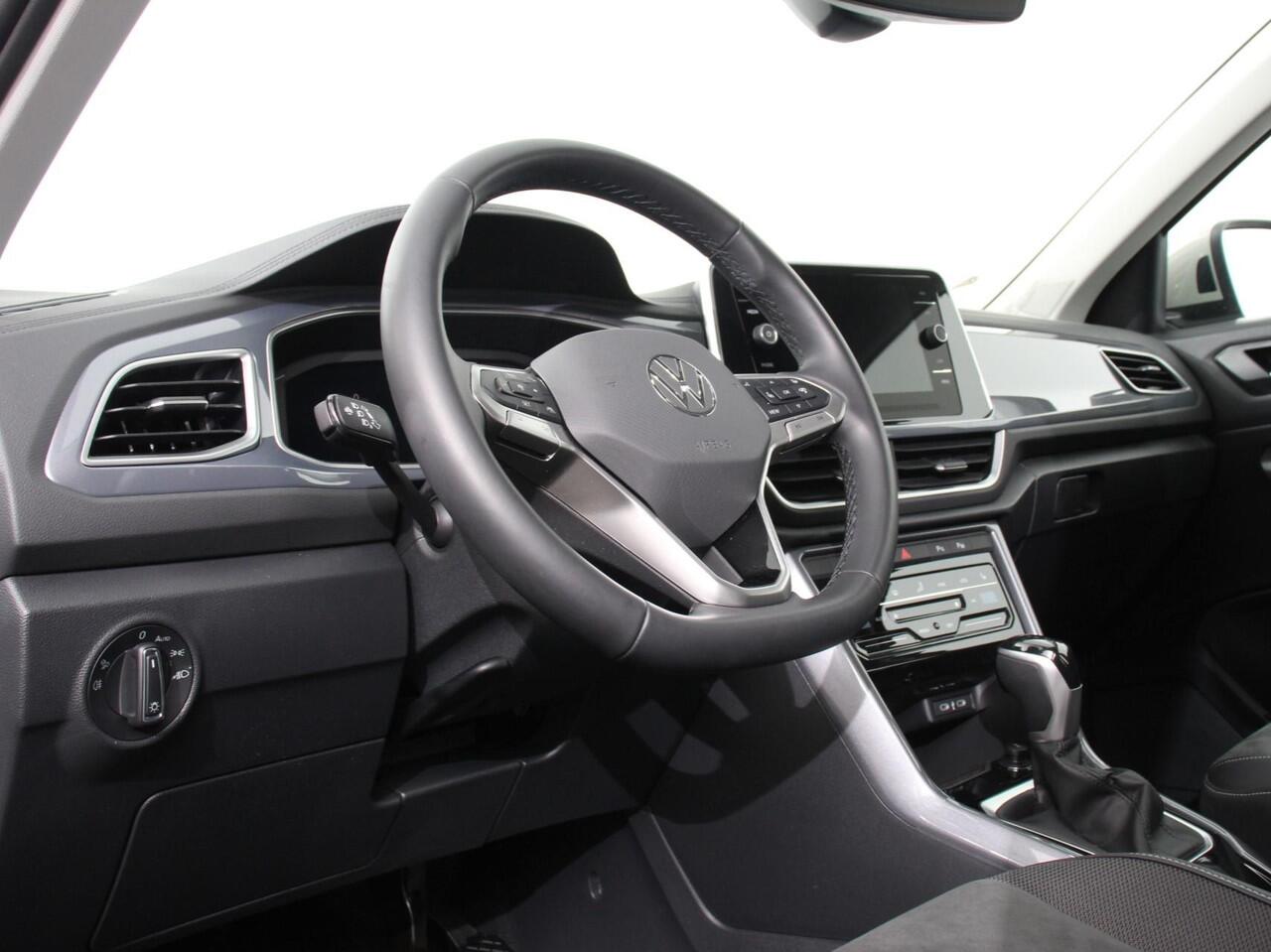 Volkswagen T-Roc 1.5 TSI 150pk DSG Style Edition | Navigatie | Apple Carplay/Android Auto | Camera | Parkeersensoren | Adaptive Cruise Control | Dodehoek Assistent | Elektrische achterklep | Stoel- en stuurverwarming | Full Led | Climate Control | Lichtmetalen velgen