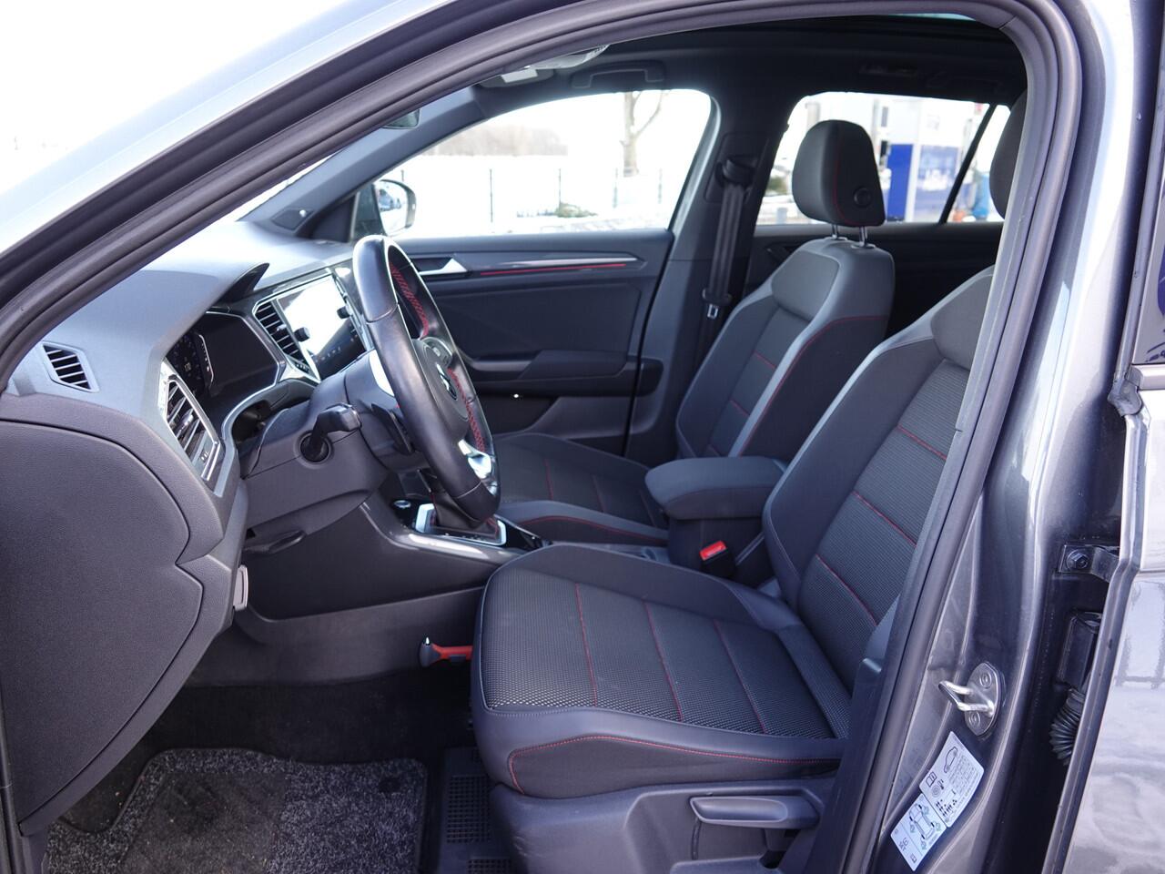 Volkswagen T-Roc 1.5 TSI 150PK Sport R-LINE AUTOM. PANO | TREKH. | ADAPT. CRUISE | ECC | LMV