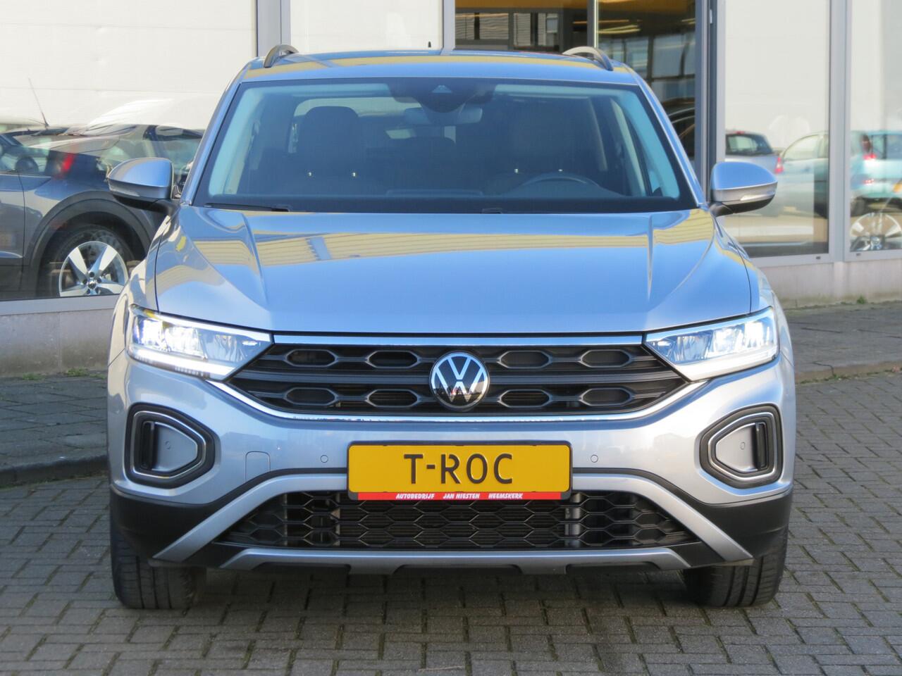 Volkswagen T-Roc 1.0 TSI Life -110pk- | LED | App Connect | Parkeer Assistent | Lane Assist | Climate Control | Rijklaarprijs incl. 1 jaar Bovag garantie