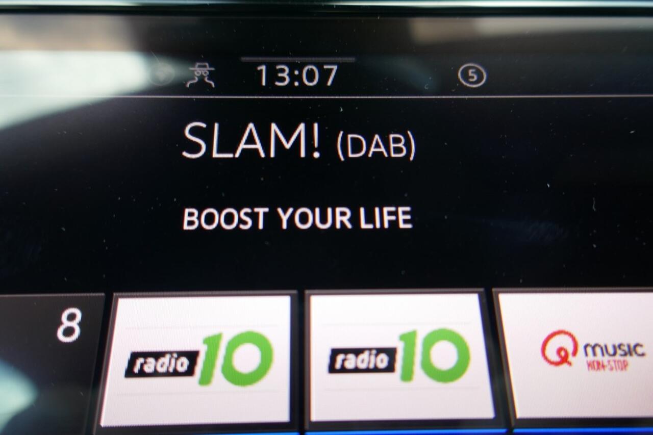 Volkswagen T-Roc 1.5 TSI SPORT BNS RLINE 150 PK AUTOMAAT / NAVIGATIE / NL AUTO