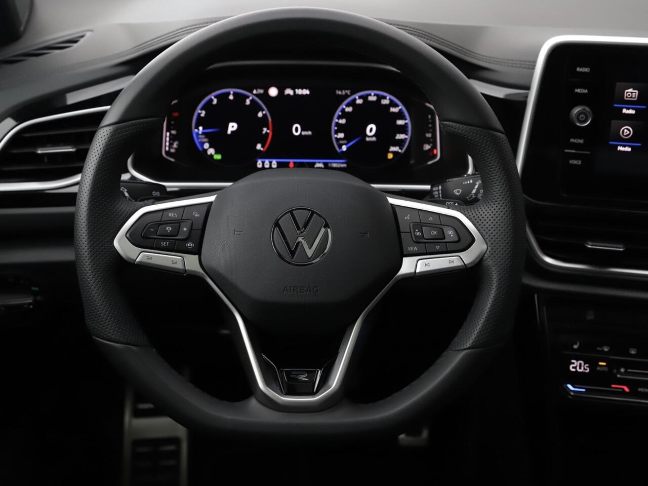 Volkswagen T-Roc 1.5 TSI R-Line |Pano|IQ|Cam|Trekhaak