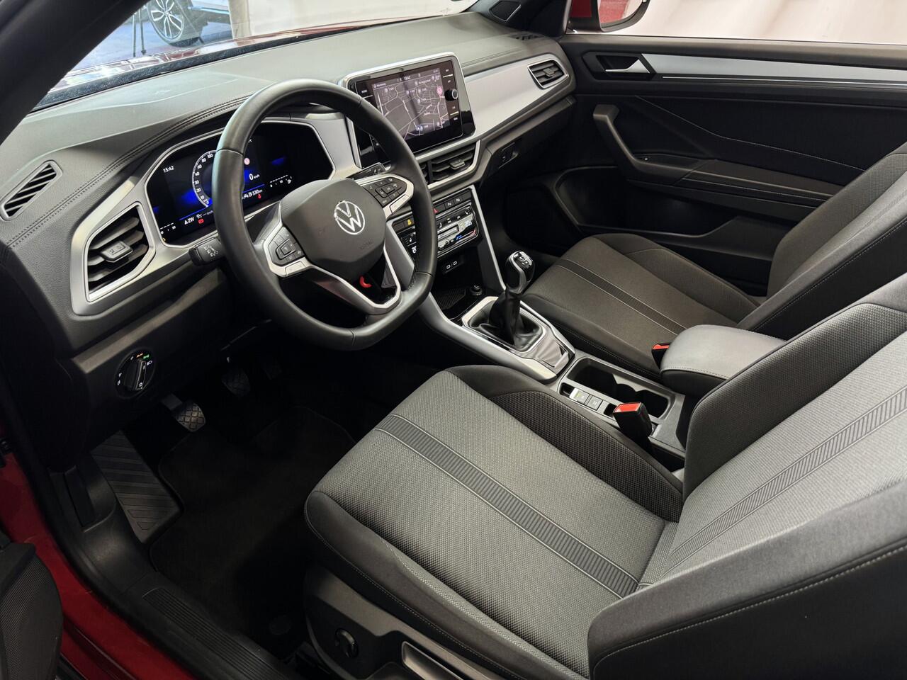Volkswagen T-Roc Cabrio TSI VIR.COCKPIT CARPLAY NAVI IQ.LED STOEL/STUUR.VERW DAB ADAP.CRUISE 05/2024 ?Top Auto's Wijchen? 170 Nieuwe en bijna nieuwe Auto's met : Benzine / PHEV / Plug in hybrid / Hybrid / Mild hybrid / HEV /Keuze uit R-Line / Style / Life etc