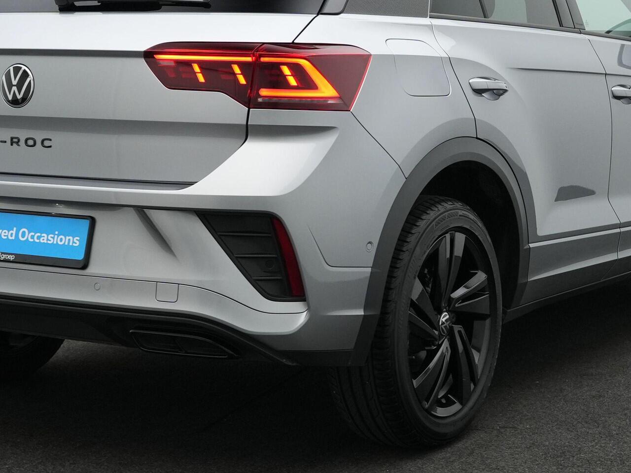 Volkswagen T-Roc 1.5 TSI 150 pk DSG R-Line | Panoramadak | IQ Light | Carplay | Parkeersensoren voor/achter | Adaptive Cruise