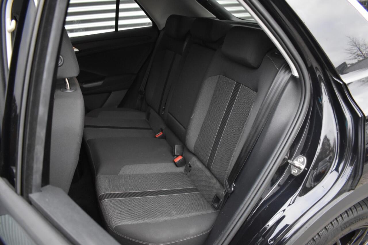 Volkswagen T-Roc 1.5 TSI DSG7 STYLE / ADAP. CRUISE / APP CONNECT / 18 LM. VELGEN