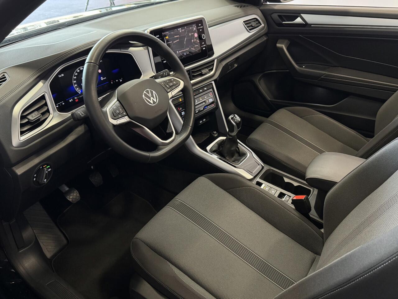 Volkswagen T-Roc Cabrio TSI VIR.COCKPIT CARPLAY NAVI IQ.LED STOEL/STUUR.VERW DAB ADAP.CRUISE 05/2024 ?Top Auto's Wijchen? 170 Nieuwe en bijna nieuwe Auto's met : Benzine / PHEV / Plug in hybrid / Hybrid / Mild hybrid / HEV /Keuze uit R-Line / Style / Life etc