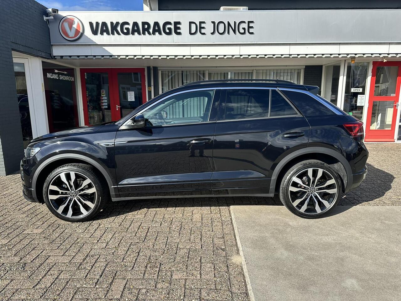 Volkswagen T-Roc 1.5 TSI Sport R-Line PANODAK|LED|VIRTUALDASH|TH...