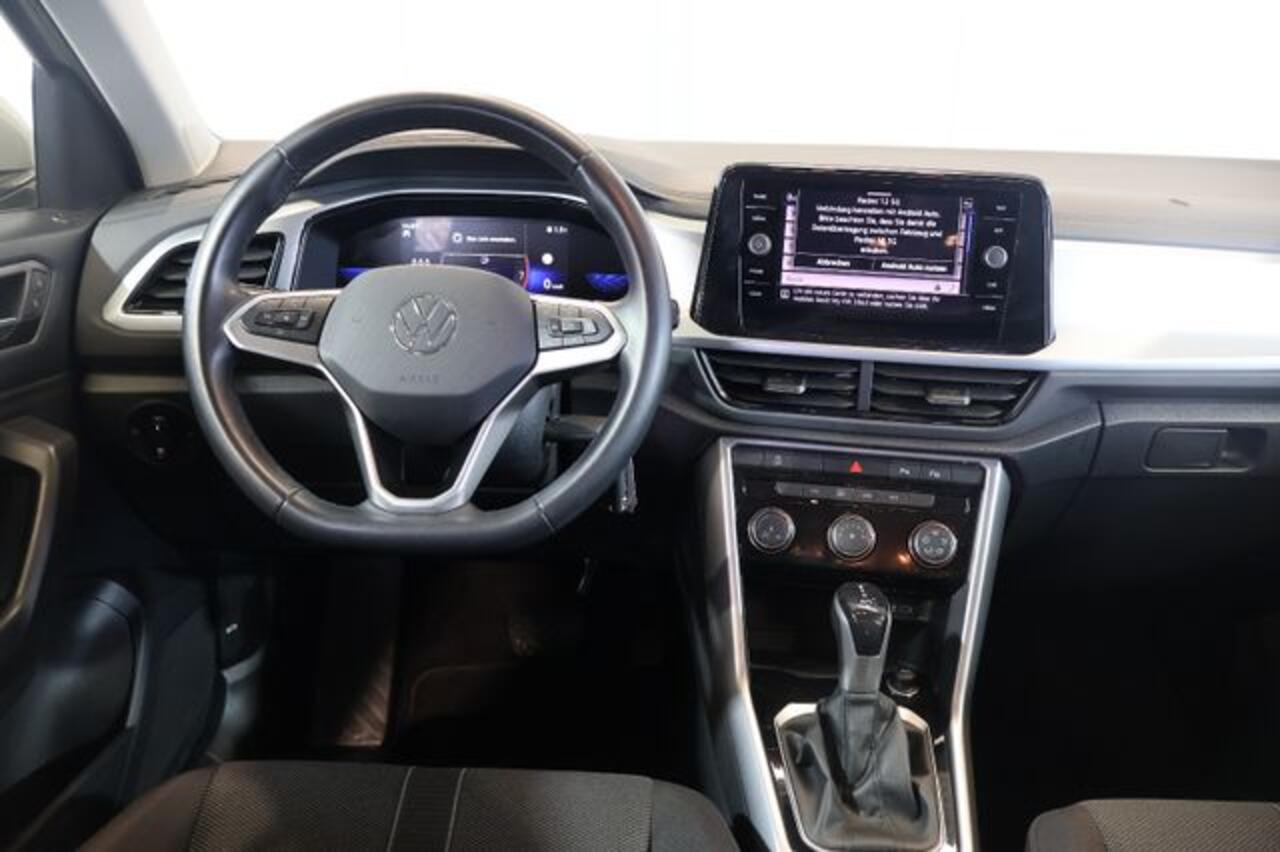 Volkswagen T-Roc 1.5 TSI (110kW/150 pk) DSG-7 AUT. ** LED, VIRTUAL, LANE ASS, TREKH, 17-inch LMV, PRIVACY ** 1e EIG - UNFALLFREI ** ** INFORMEER OOK NAAR ONZE AANTREKKELIJKE FINANCIAL-LEASE TARIEVEN **